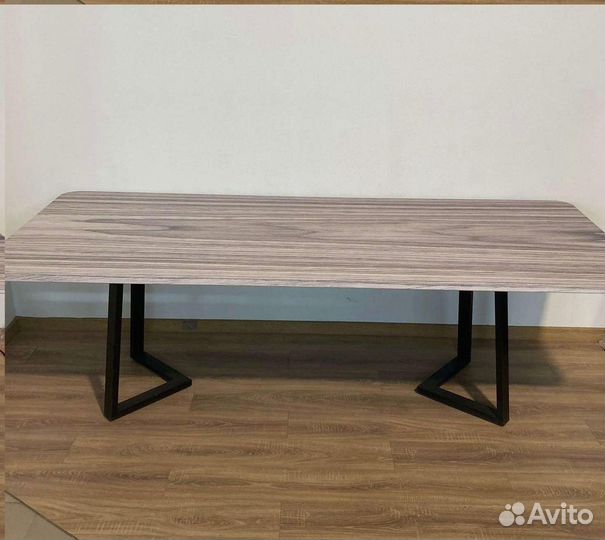 Компьютерный стол 'Ready Finding'