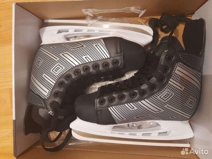 Коньки хоккейные 43 размер новые