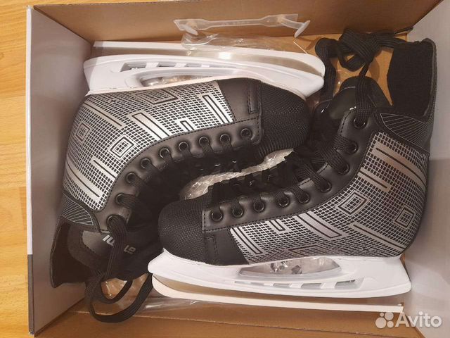 Коньки хоккейные 43 размер новые