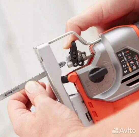 Лобзик Black + Decker