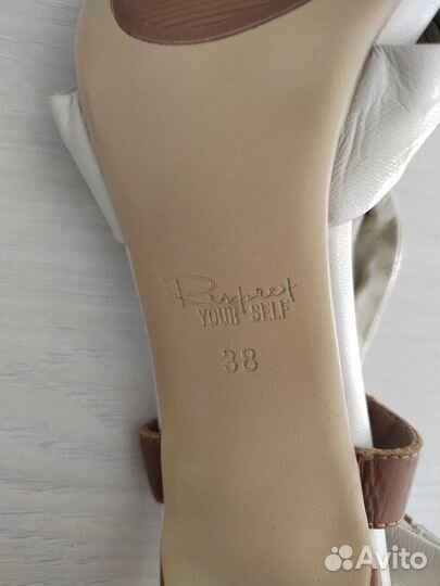 Продам босоножки размер 38