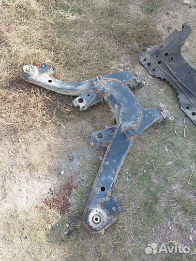 Подрамник задний Opel Omega B