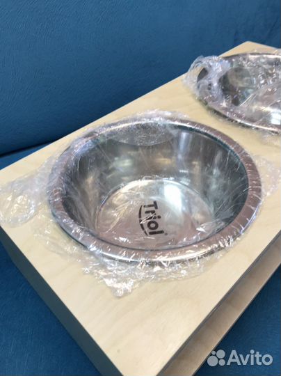 Подставка с мисками для животных