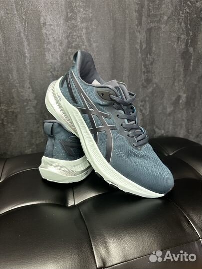 Беговые кроссовки asics спорт