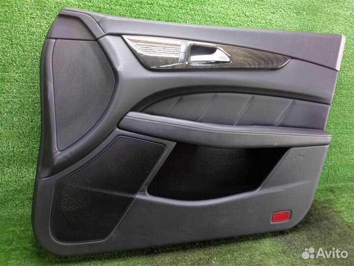 Обшивка двери передней правой Mercedes-Benz CLS C