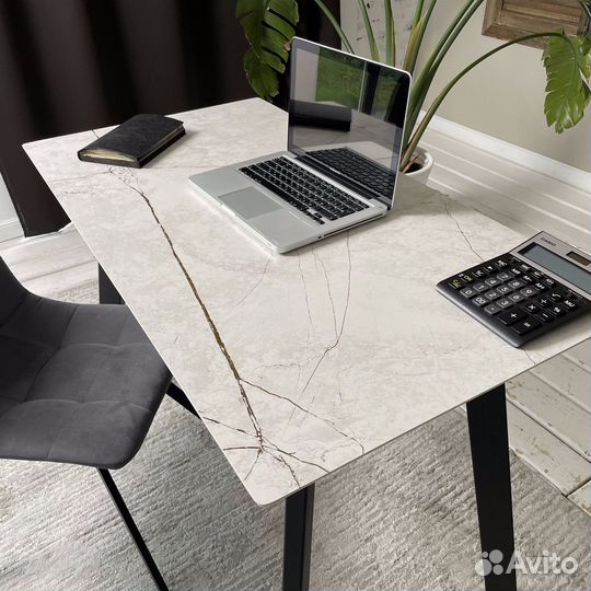 Компьютерный стол Ник. Керамогранит мрамор светлый