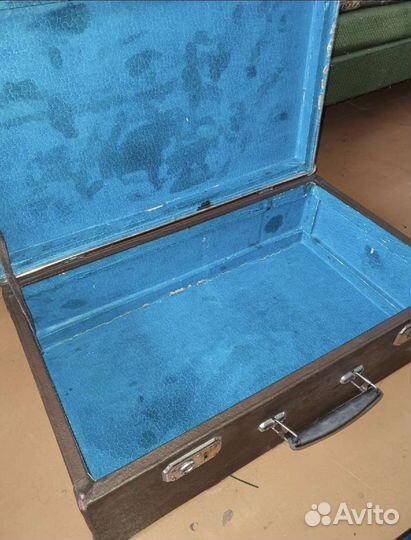 Чемодан старинный