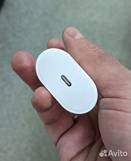 Зарядные устройства Apple и Samsung оба - 18W