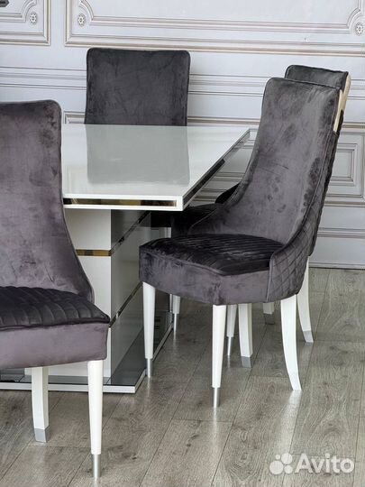 Стол в гостиную. В наличии Оплата при получении