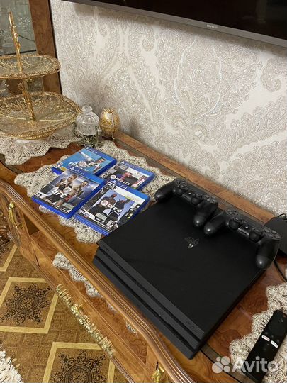 Sony playstation 4 PS4 pro 1tb с играми
