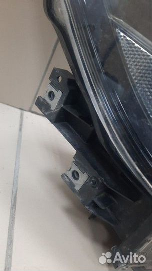 Фара правая Subaru Forester
