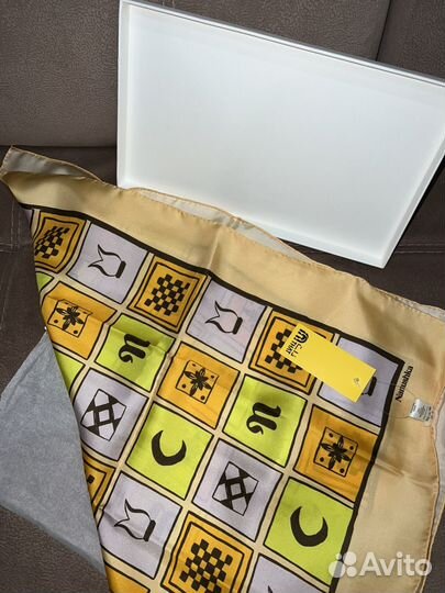 Платок Nanushka