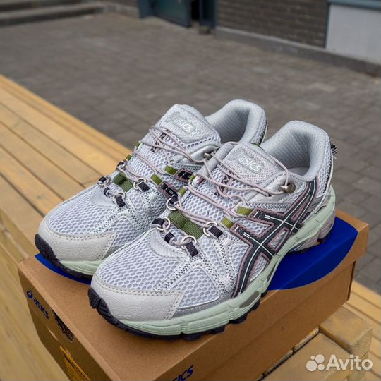 Кроссовки женские asics