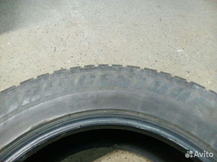 Bridgestone Blizzak DM-V1 235/65 R17