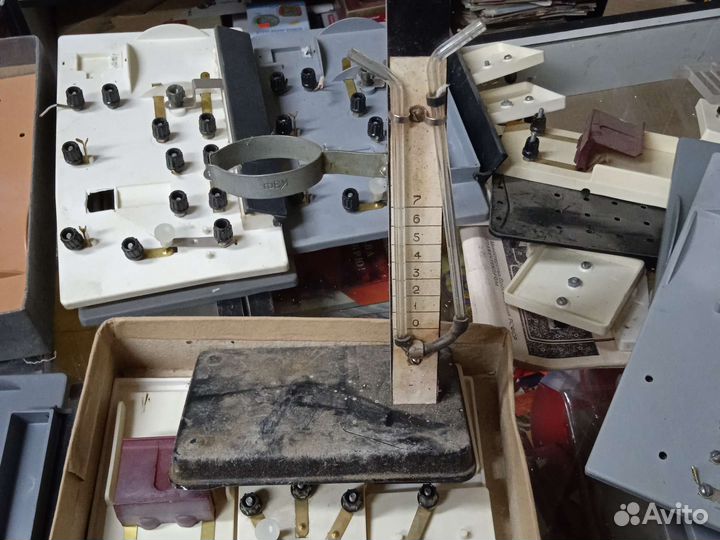 Учебные приборы по физике