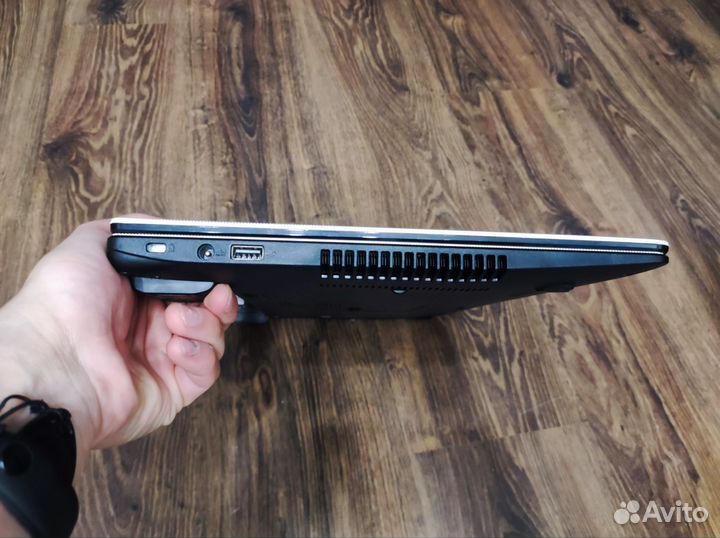 Ноутбук asus i3 ssd