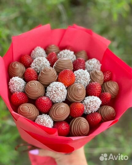 Клубника в шоколаде букет подарок сюрприз цветы