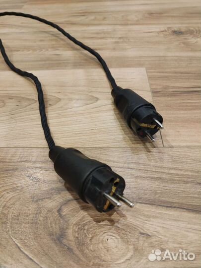 Сетевой кабель Vovox initio power 1,8 м high end