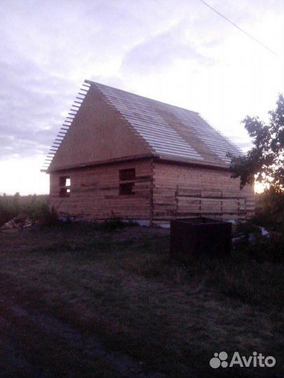 Сруб дома из бруса