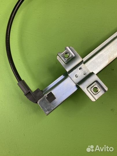 Стеклоподъемник двери левый без электродвигателя \