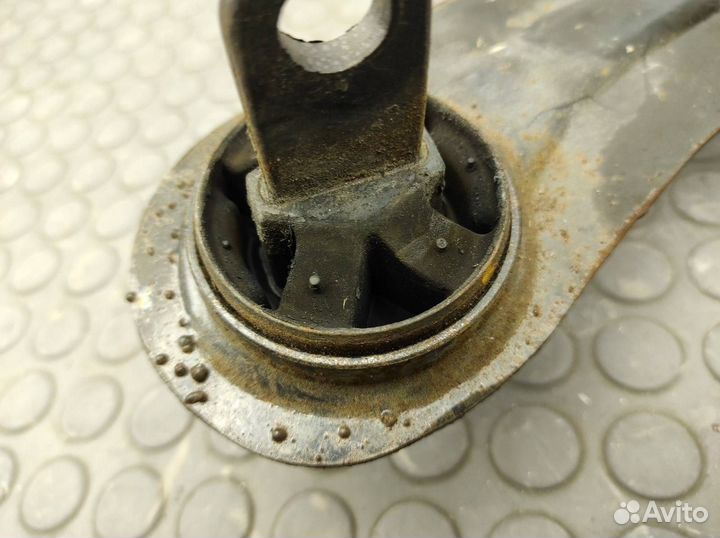 Кулак поворотный задний правый Volvo V50 MW43