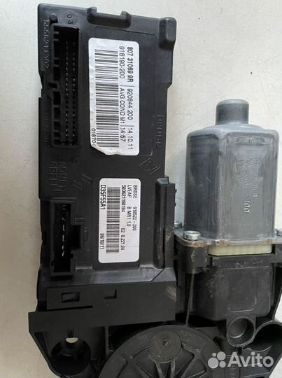 Моторчик стеклоподъемника левый Scenic 3