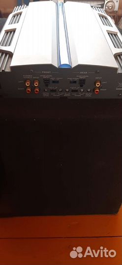 Автомобильный сабвуфер и усилитель