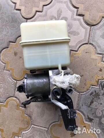 Блок гидроподвески Toyota Land Cruiser 100