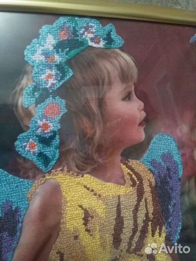 Картина вышита крестиком размер 30 на 40 см