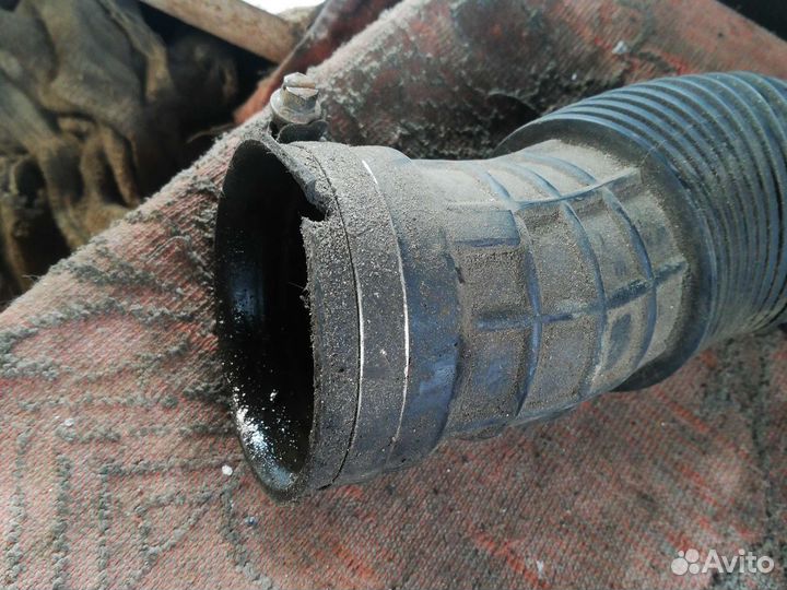 Патрубок воздушного фильтра Рено Меган 1