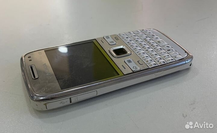 Nokia E72