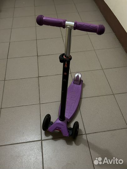 Самокат трехколесный со светящимися колесами