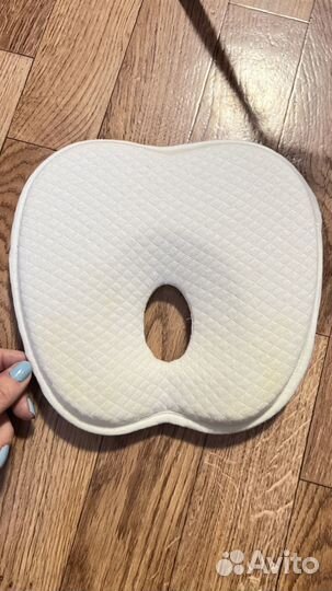 Анатомическая подушка для новорожденных