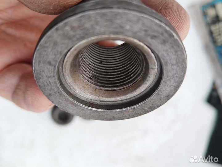 Гайка колеса M22*1.5 с шайбой