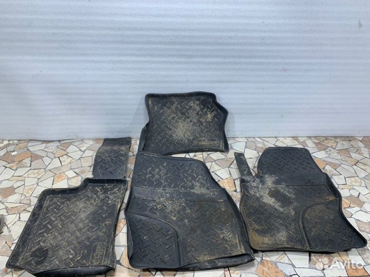 Коврик салона Ford Focus хэтчбэк 1.6 hwdb (100