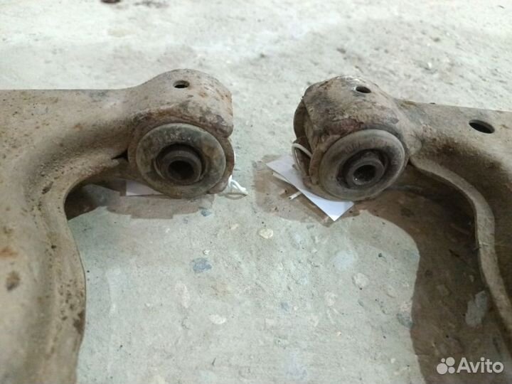 Рычаги передние Opel Vectra B