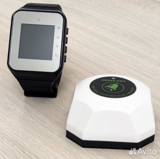 Кнопка вызова официанта, часы-пейджер персонала