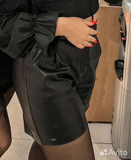 Кожаные шорты