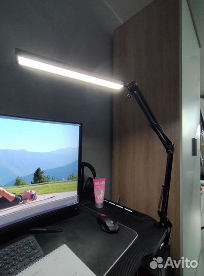 Светильник настольный светодиодный