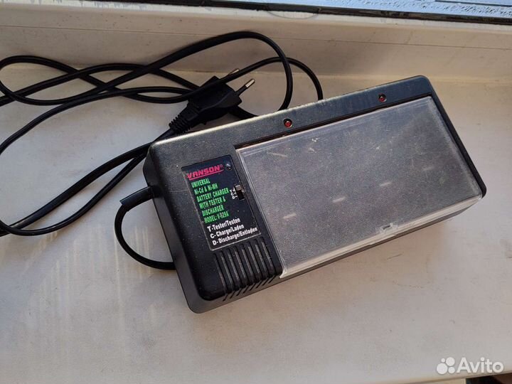 Зарядное устройство Vanson V-629A
