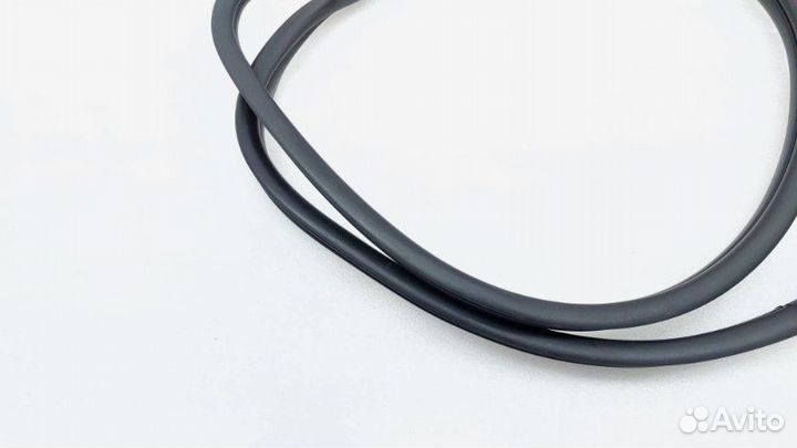 Уплотнитель проема двери передний правый Hyundai