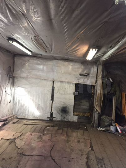 Гараж, > 30 м²