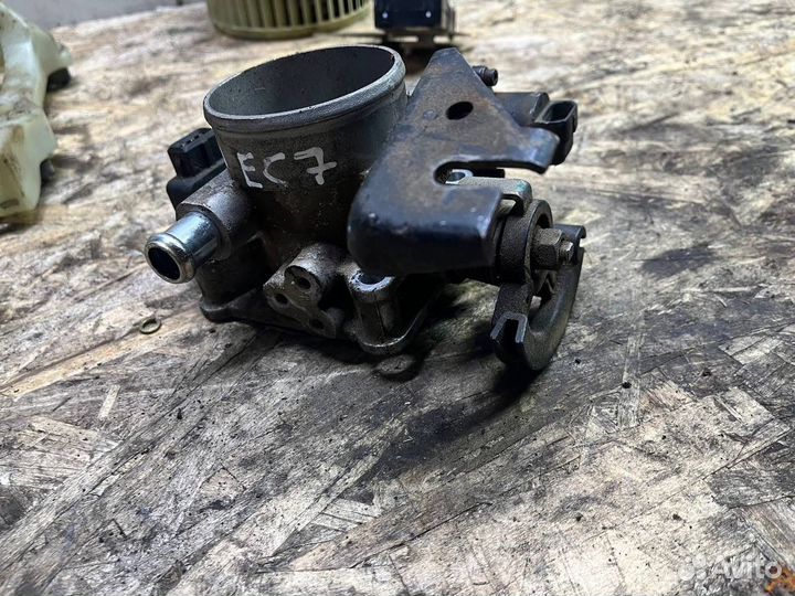 Дроссельная заслонка Geely Emgrand ec7 1.8 JL4g18