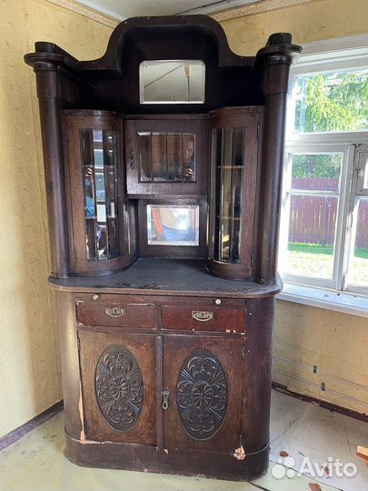 Старинный буфет
