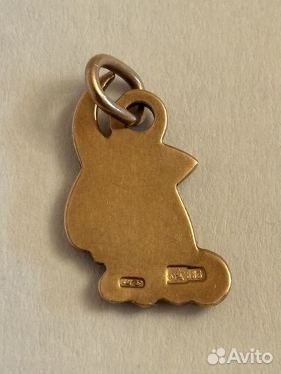 Золотой кулон козерог