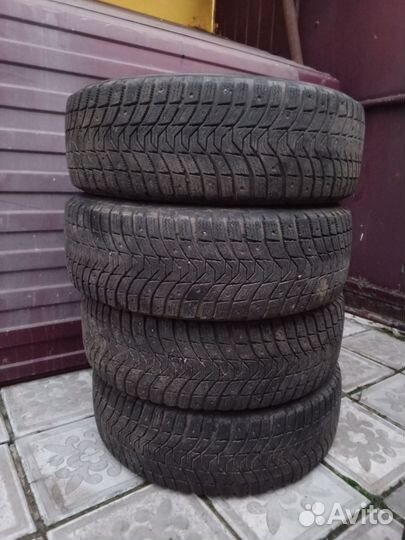 Michelin X-Ice North 3 215/65 R16