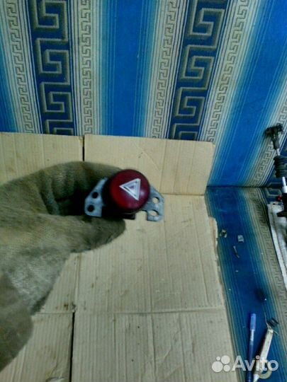 Кнопка аварийки Mitsubishi Colt 6