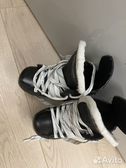 Хоккейные коньки bauer 26р