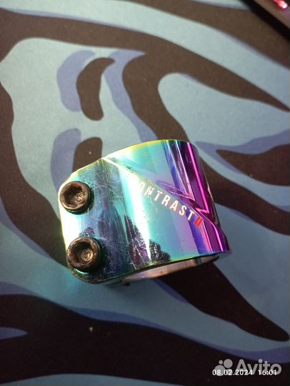 Зажим для трюкового самоката