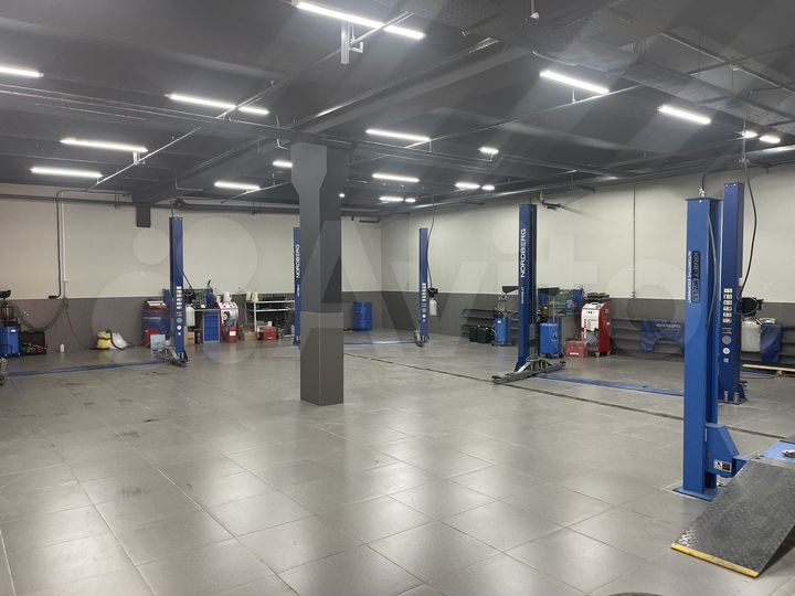 Полностью отремонтированный Автосервис, 600 м²